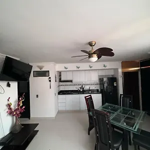 Encantador Apto En El Rodadero Frente A La Playa Apartamento Santa Marta (Magdalena)